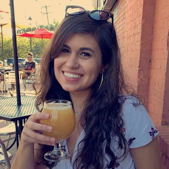 Meet your Posher, Karli - Picture 1 of 4